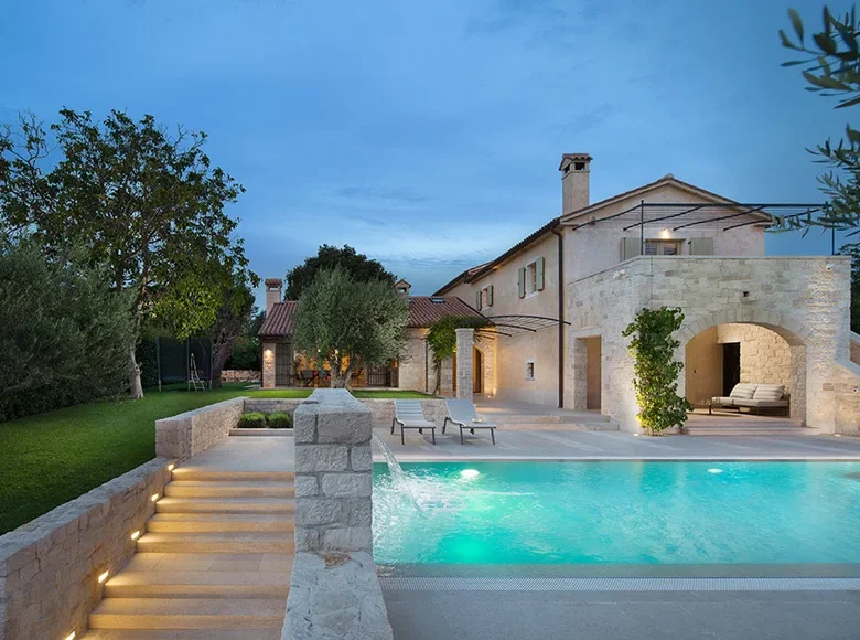 Villa de 4 dormitorios 309 m² Grad Opatija, Croacia