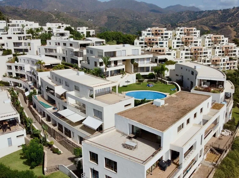 Mieszkanie 3 pokoi 221 m² Rio Real, Hiszpania