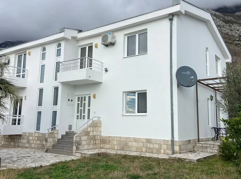 Casa 6 habitaciones 194 m² Dindinovici, Montenegro