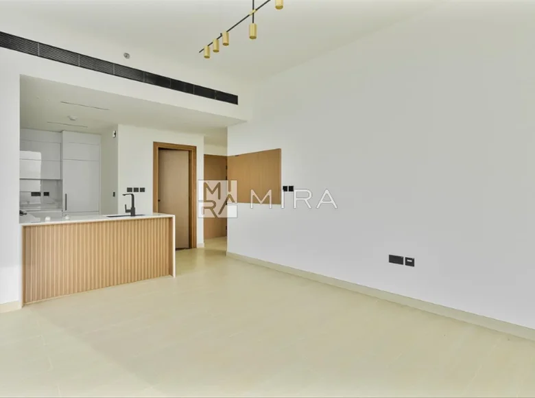Квартира 1 комната 669 м² Дубай, ОАЭ