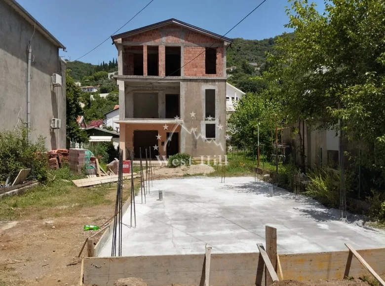 Mieszkanie 2 pokoi 85 m² Tivat, Czarnogóra