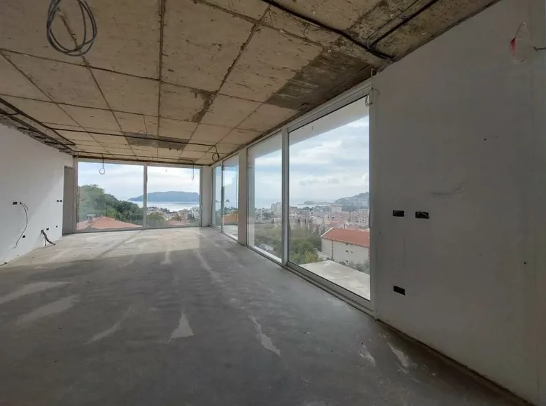 Apartamento 3 habitaciones  Budva, Montenegro