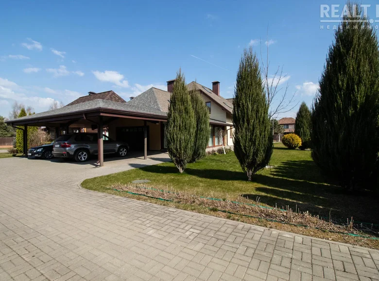 Cottage 334 m² Kalodishchy, Belarus