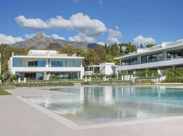 Villa de 4 dormitorios 693 m² Marbella, España