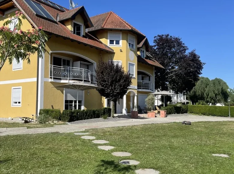 Villa 10 rooms 502 m² Fuerstenfeld, Austria