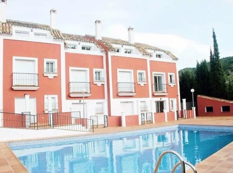 3 bedroom townthouse 210 m² Benahavis, Spain