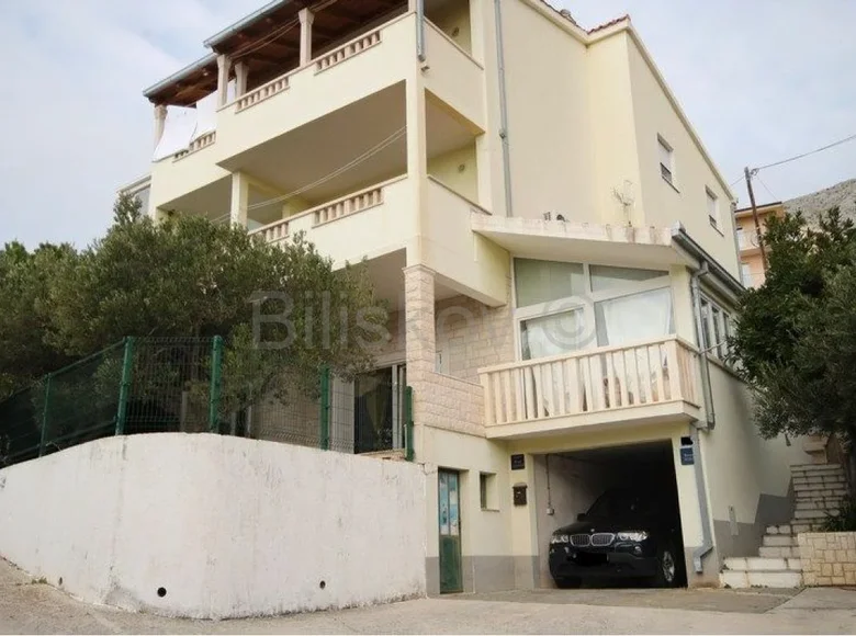 House 10 rooms 400 m² Dugi Rat, Croatia