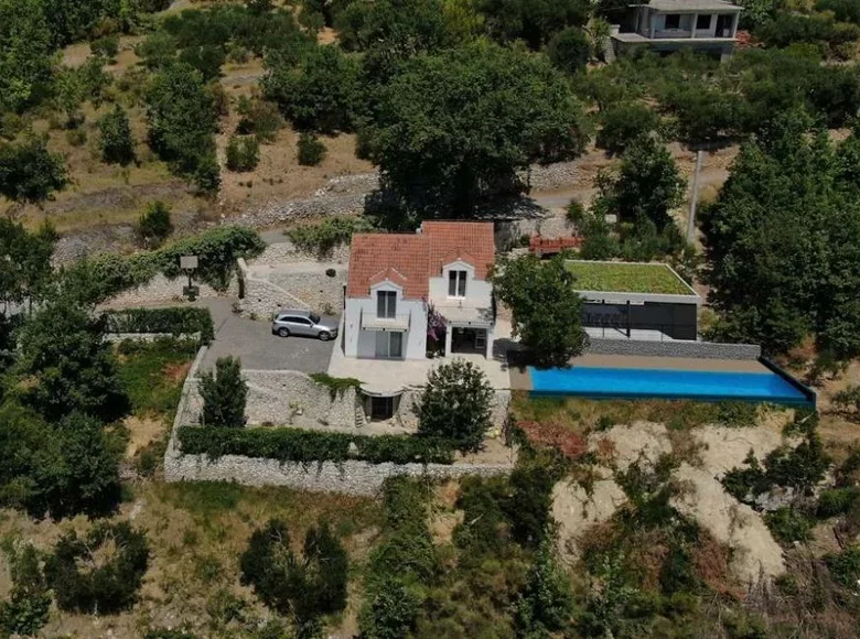 Villa 150 m² Jesenice, Croatia