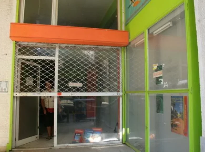 Tienda 120 m² en Atenas, Grecia