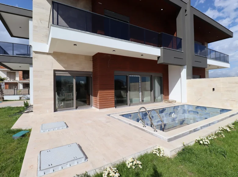 Casa 5 habitaciones 300 m² Doesemealti, Turquía