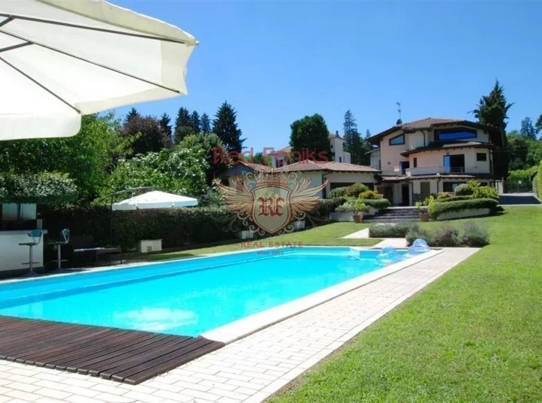 Villa de 3 habitaciones 335 m² Angera, Italia