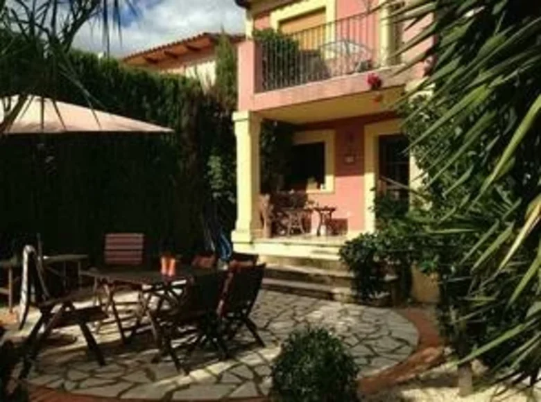 Szeregowiec 3 pokoi 150 m² lAlfas del Pi, Hiszpania