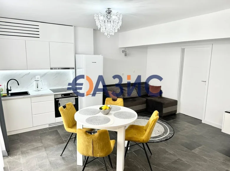 Mieszkanie 3 pokoi 118 m² Nesebyr, Bułgaria