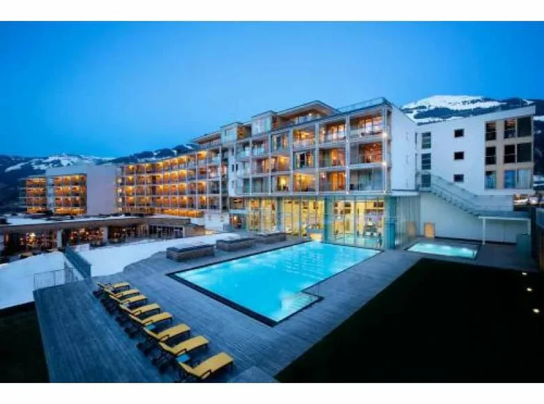 Hotel 6 200 m² en Stadt Kitzbuehel, Austria