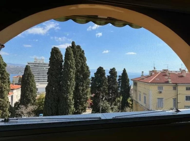 villa de 5 dormitorios 265 m² Opatija, Croacia