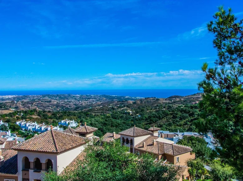Mieszkanie 2 pokoi 100 m² Marbella, Hiszpania