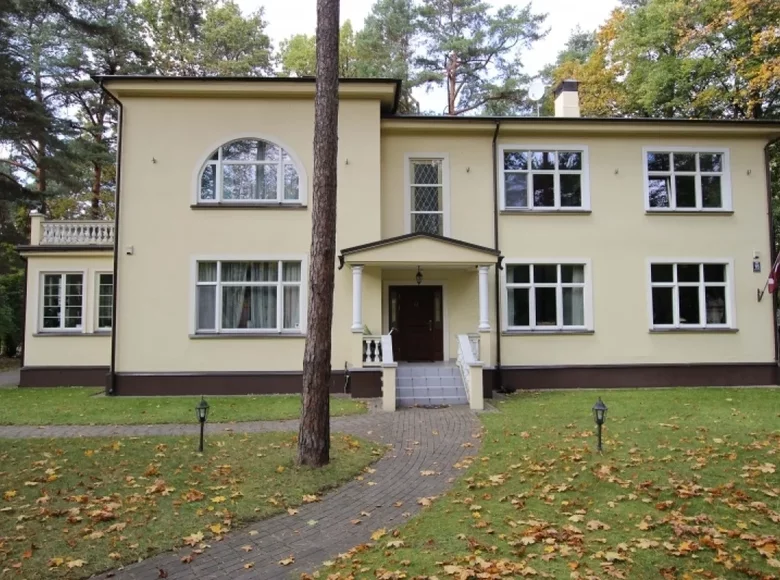 House 10 rooms 443 m² Riga, Latvia