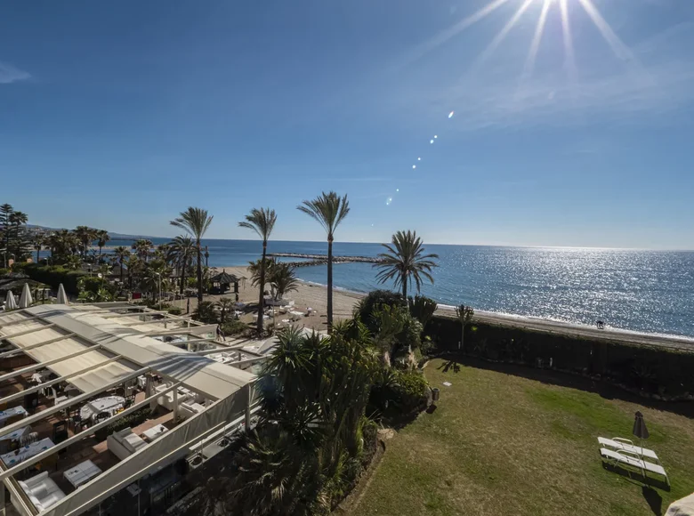 2 bedroom apartment 124 m² Marbella, Spain
