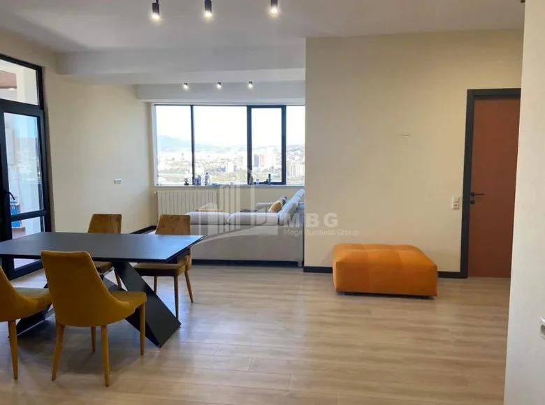 Mieszkanie 4 pokoi 114 m² Tbilisi, Gruzja