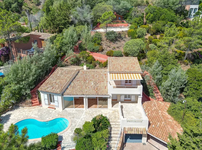 Villa de tres dormitorios 120 m² Francia, Francia