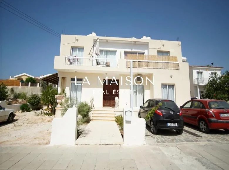 Investment 260 m² in Chloraka, Cyprus