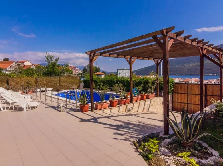 7 bedroom villa  Đenovići, Montenegro