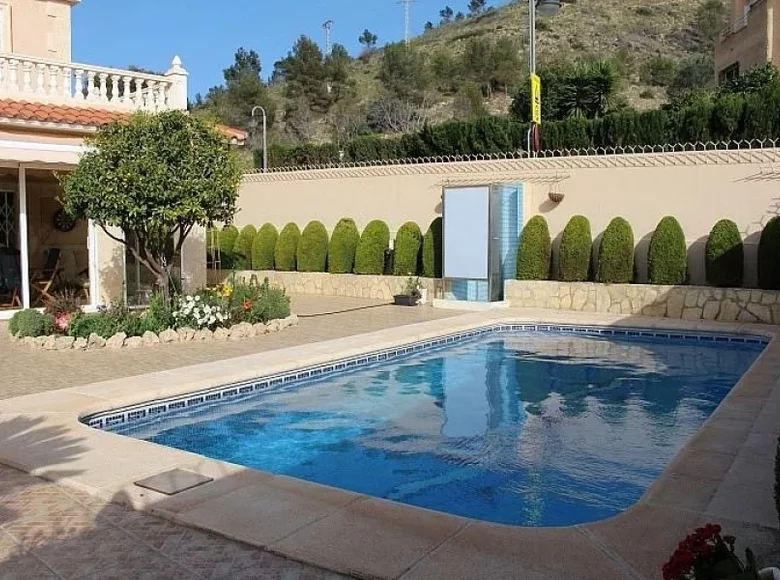 Villa de 4 dormitorios 220 m² Benidorm, España