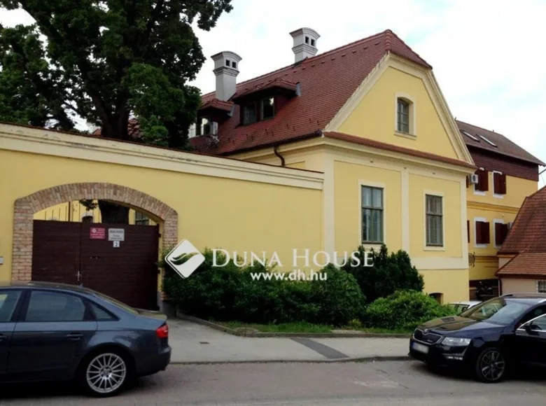 Haus 734 m² Komitat Komorn-Gran, Ungarn