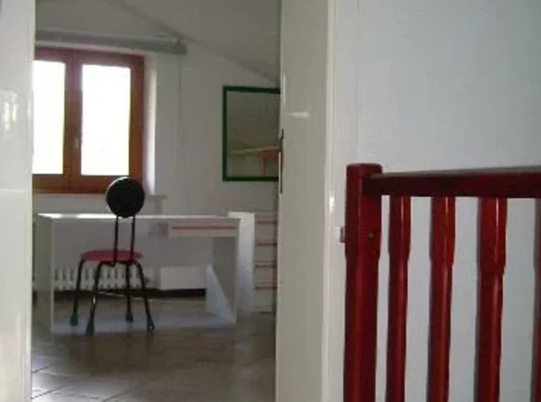 Mieszkanie 4 pokoi 75 m² Terni, Włochy