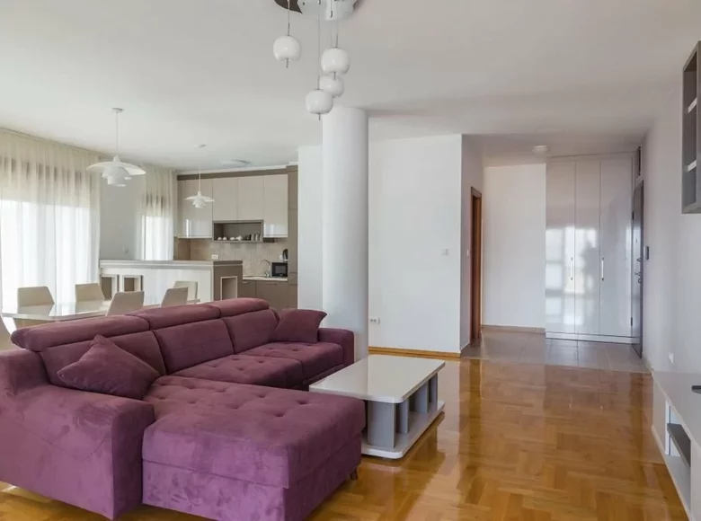 Mieszkanie 3 pokoi 130 m² Becici, Czarnogóra