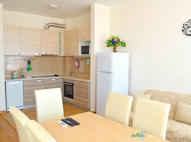 3 bedroom apartment 84 m² Dobra Voda, Montenegro