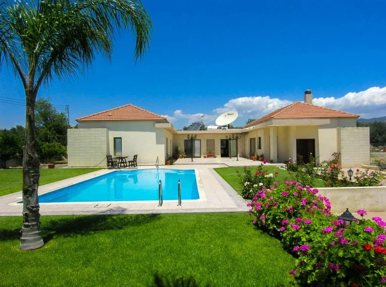 4 bedroom Villa 400 m² Pyrgos Lemesou, Cyprus