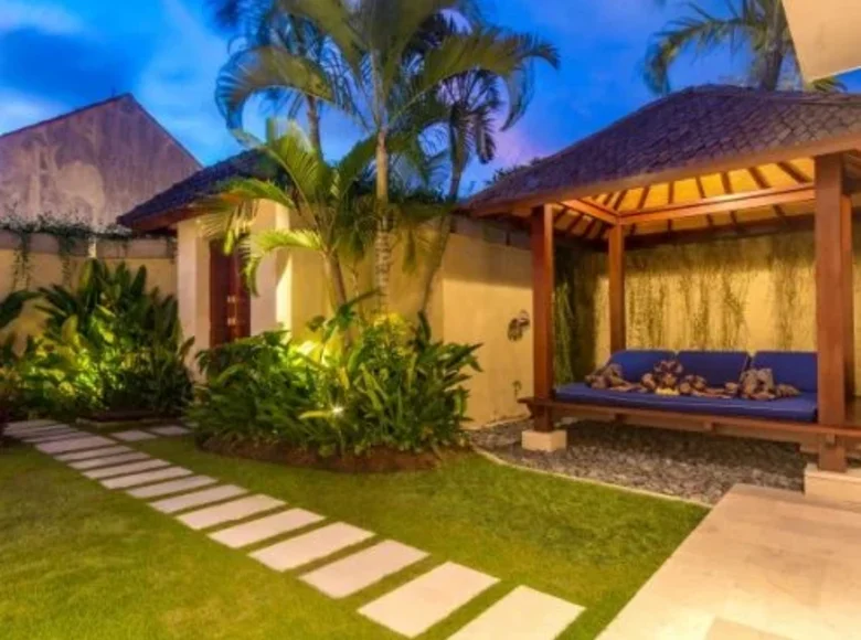 Villa 2 chambres 1 937 m² Seminyak, Indonésie