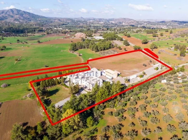Propiedad comercial 2 680 m² en Pyrga, Chipre