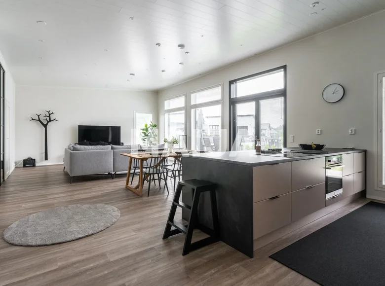 Haus 5 zimmer 144 m² Lempaeaelae, Finnland