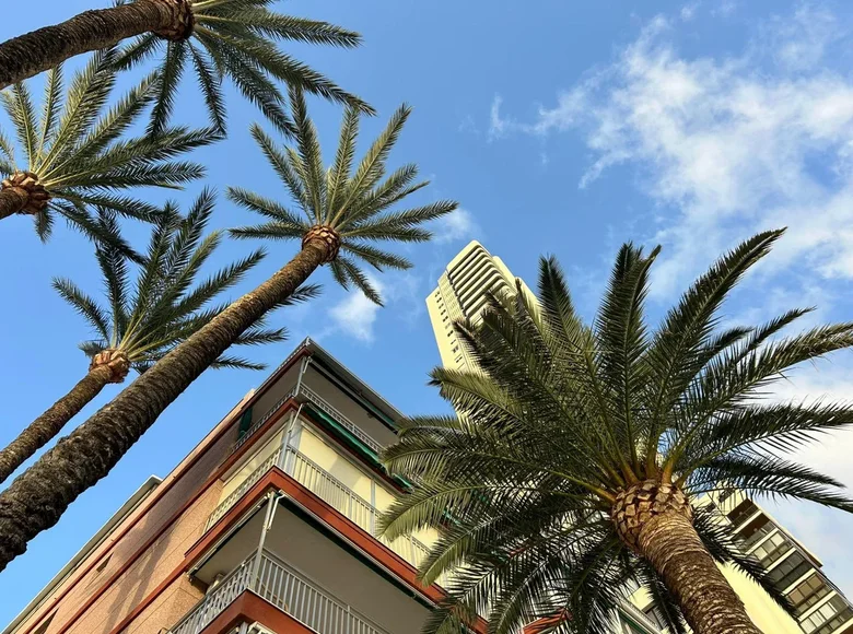 Mieszkanie 3 pokoi 90 m² Benidorm, Hiszpania