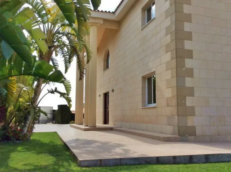 3 bedroom villa 350 m² Germasogeia, Cyprus