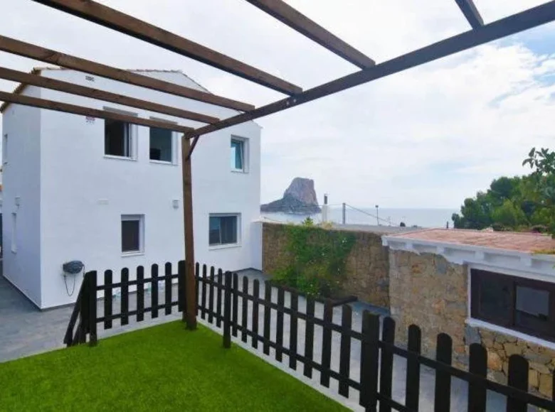 Villa de 4 dormitorios 231 m² Calpe, España