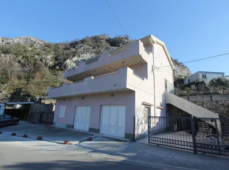 7 bedroom house 280 m² Kotor, Montenegro