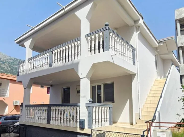 4 bedroom house 150 m² Pecurice, Montenegro