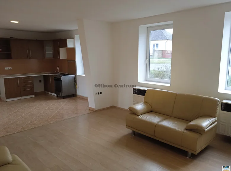 Haus 3 Zimmer 110 m² Mezooers, Ungarn