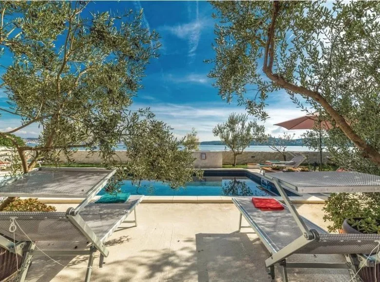 5-Schlafzimmer-Villa 231 m² Gespanschaft Split-Dalmatien, Kroatien