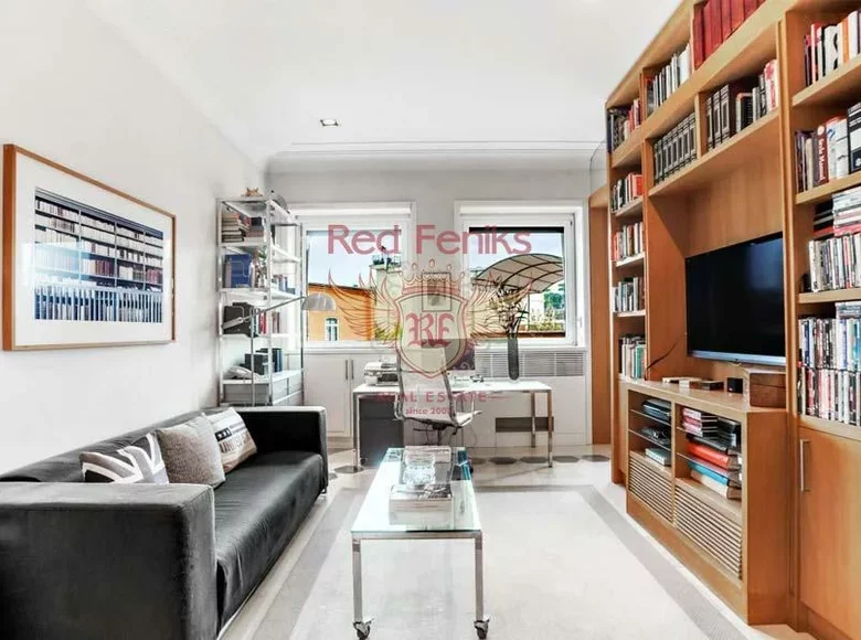  4 bedrooms 300 m² Rome, Italy