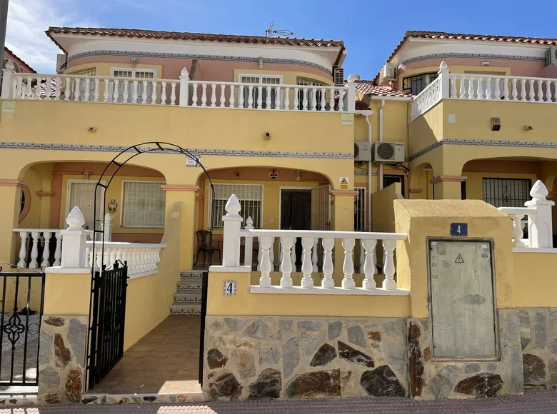 Szeregowiec 4 pokoi 82 m² Orihuela, Hiszpania