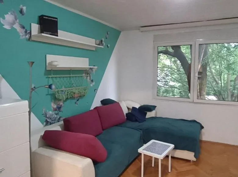 Квартира 1 спальня 50 м² Цетинье, Черногория