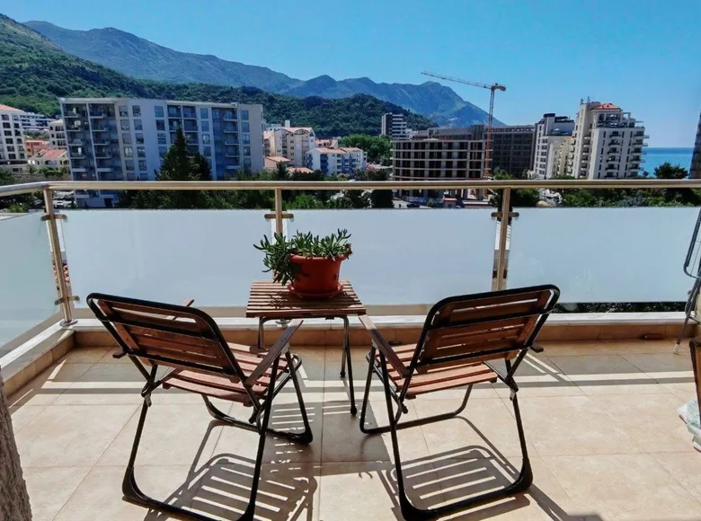 2 bedroom apartment 71 m² Becici, Montenegro