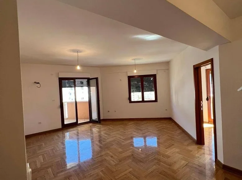 Mieszkanie 4 pokoi 110 m² Budva, Czarnogóra