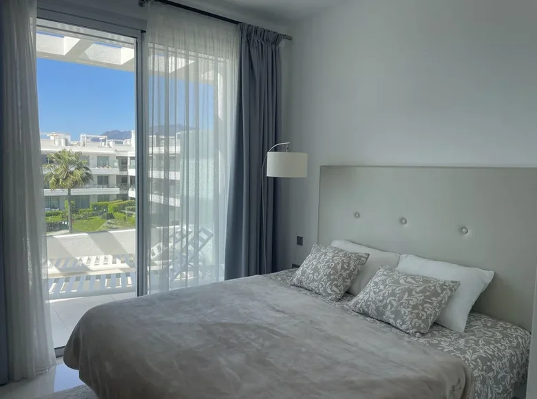 Penthouse 4 pokoi  Bel Air, Hiszpania