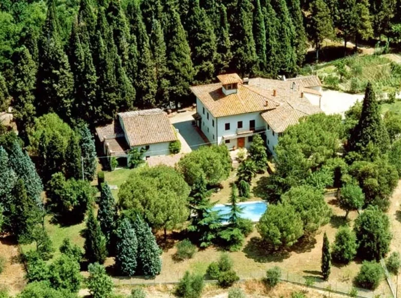 Investment 2 000 m² in Florence, Italy