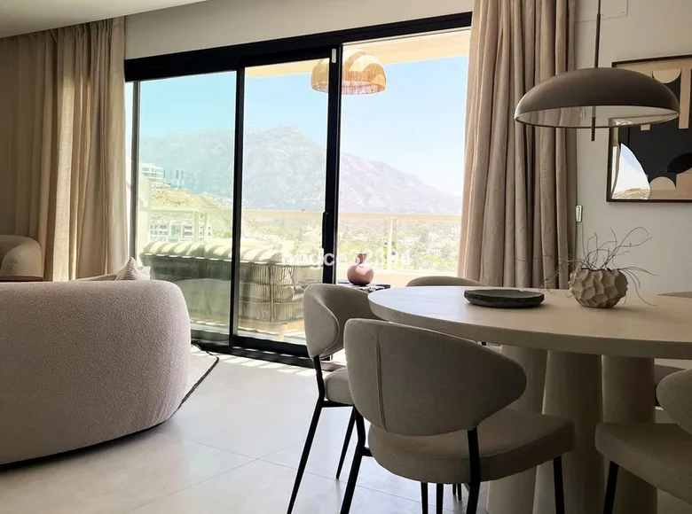 Mieszkanie 3 pokoi 225 m² Benahavis, Hiszpania